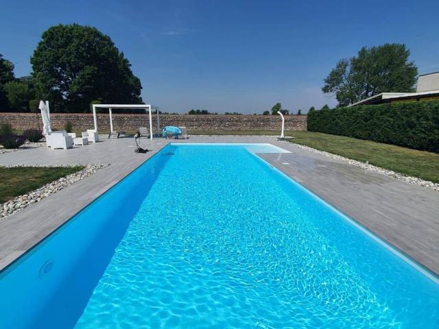 Villa Indipendente in vendita a Chiari, Lombardia