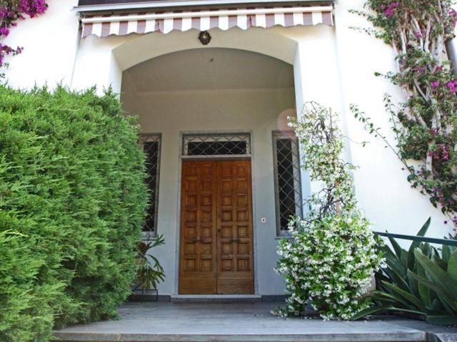 Villa Indipendente in vendita a Sampierdicanne, Chiavari