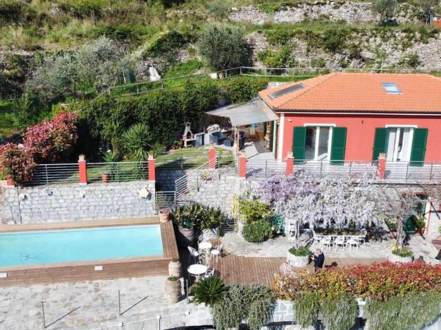 Villa Indipendente in vendita a Sampierdicanne, Chiavari