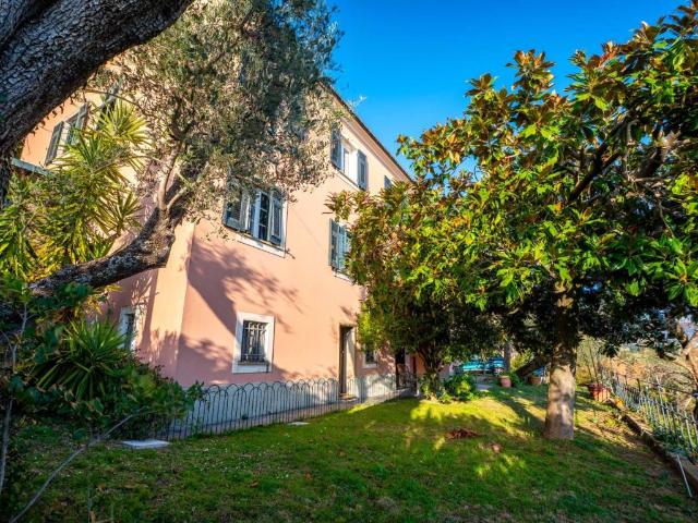 Villa Indipendente in vendita a Sampierdicanne, Chiavari