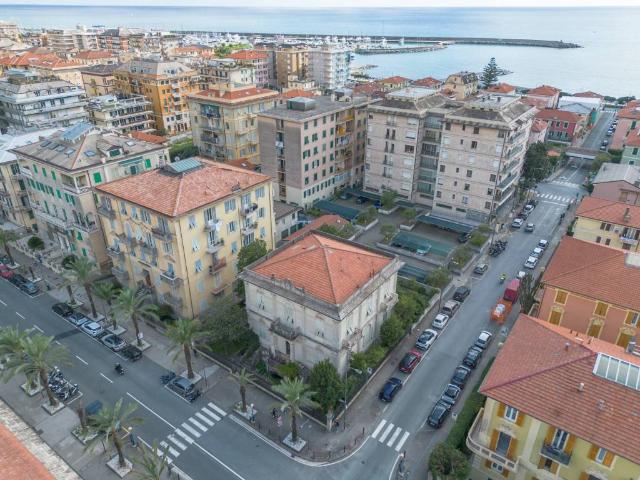 Villa Indipendente in vendita a Sampierdicanne, Chiavari