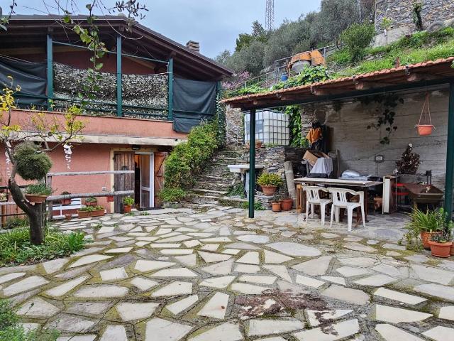 Villa Indipendente in vendita a Chiavari, Liguria