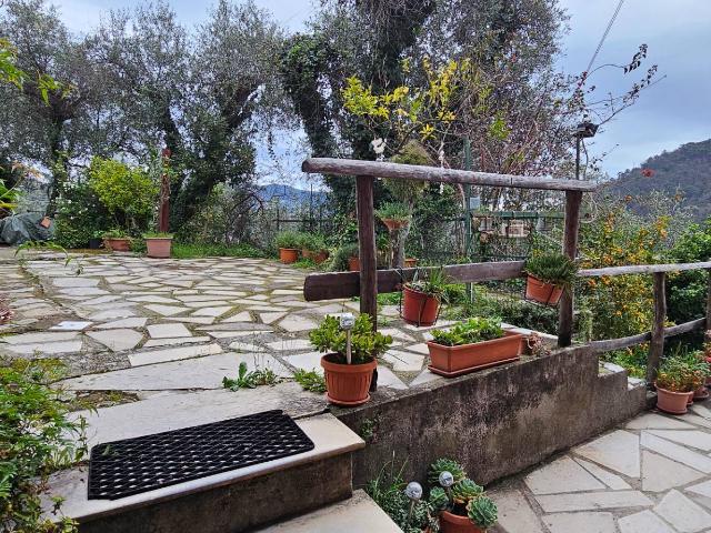 Villa Indipendente in vendita a Chiavari, Liguria