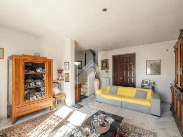 Villa Indipendente in vendita a Roaschia, Piemonte