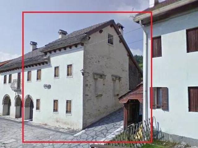 Villa Indipendente in vendita a Chies d'Alpago, Veneto
