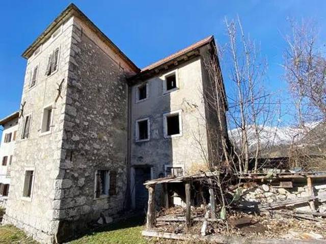 Villa Indipendente in vendita a Chies d'Alpago, San Martino D'alpago