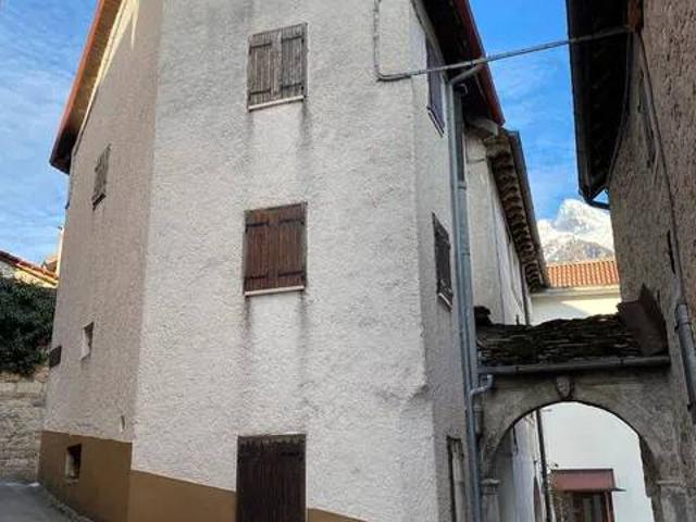Villa Indipendente in vendita a Chies d'Alpago, San Martino D'alpago