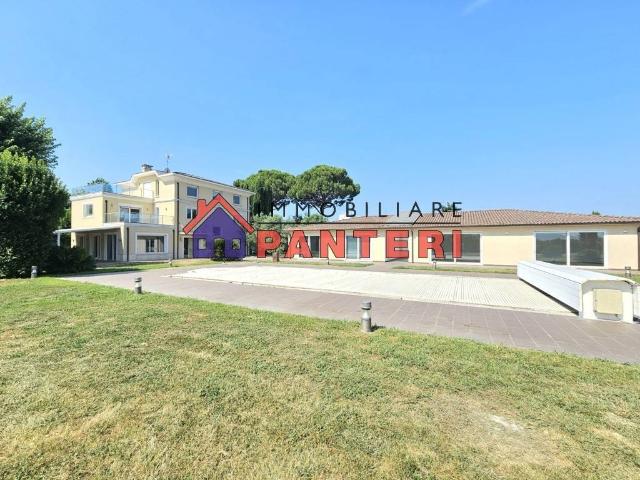 Villa Indipendente in vendita a Uzzano E Castello, Pistoia