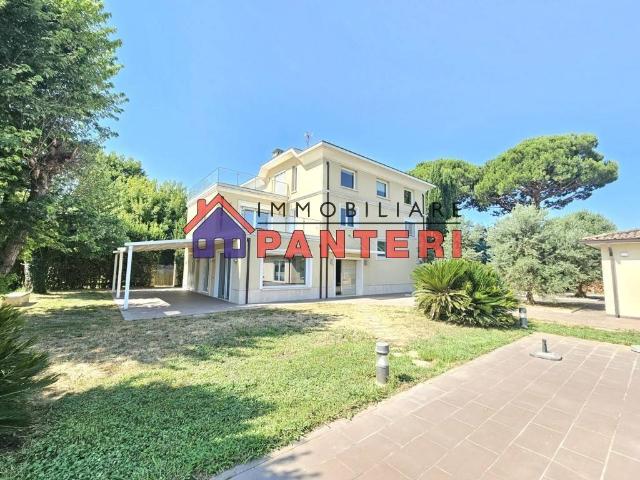 Villa Indipendente in vendita a Uzzano E Castello, Toscana