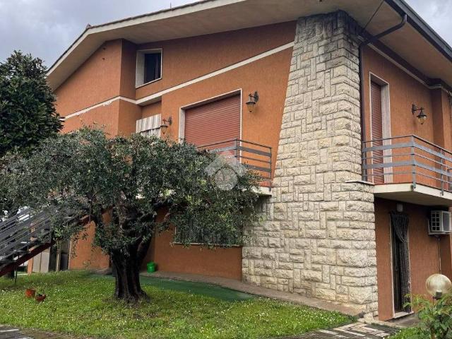 Villa Indipendente in vendita a Chiesina Uzzanese, Capanna