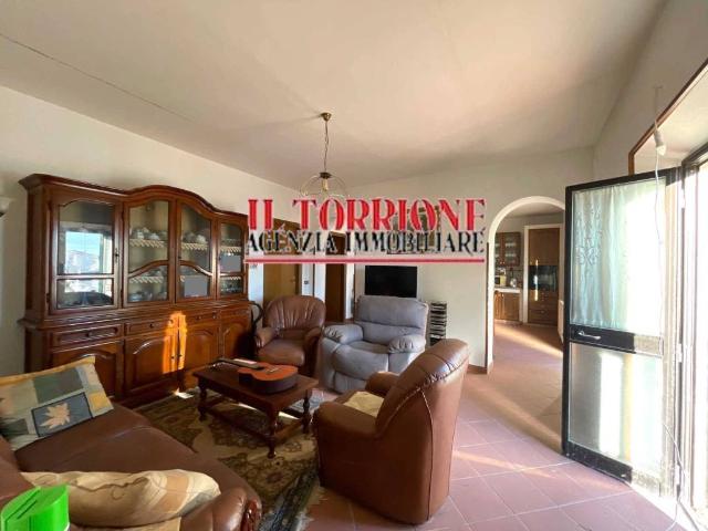 Villa Indipendente in vendita a Chiesina Uzzanese, Toscana