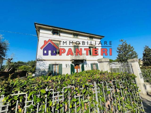 Villa Indipendente in vendita a Chiesina Uzzanese, Toscana