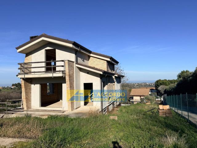 Villa Indipendente in vendita a Chieti, Abruzzo