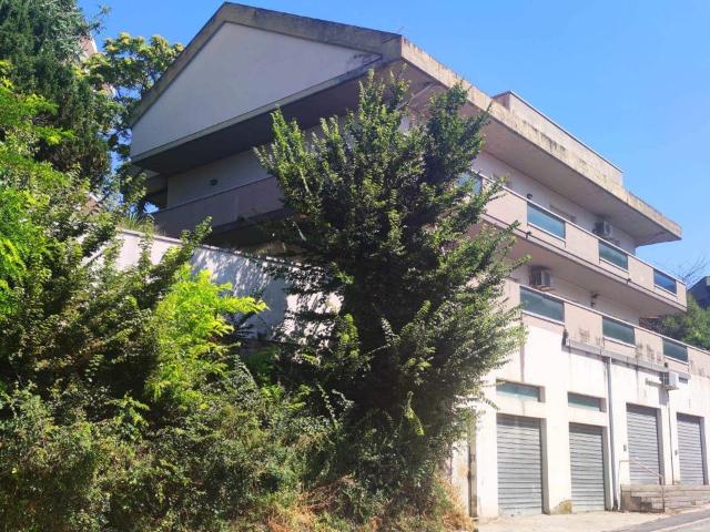 Villa Indipendente in vendita a Santa Barbara, Chieti