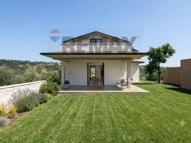 Villa Indipendente in vendita a Chieti, Abruzzo