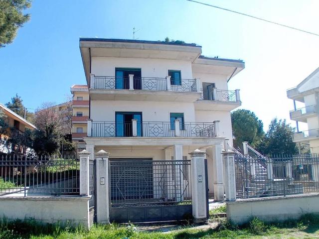 Villa Indipendente in vendita a Chieti, Abruzzo