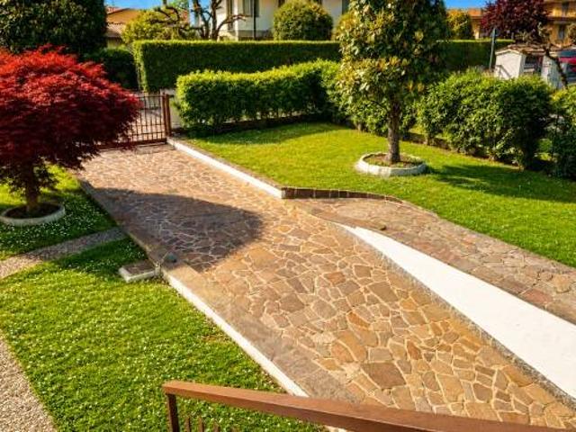Villa Indipendente in vendita a Chignolo D'isola, Lombardia