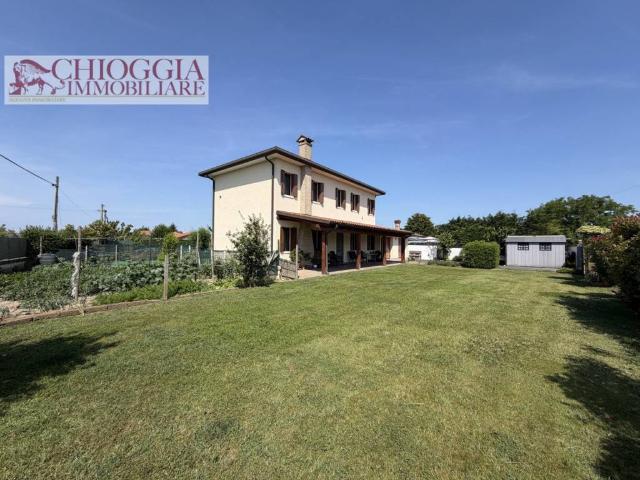 Villa Indipendente in vendita a Chioggia, Veneto