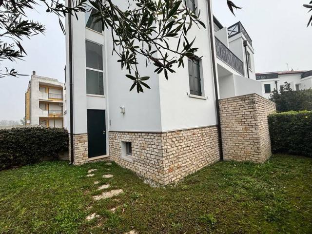 Villa Indipendente in vendita a Chioggia, Veneto