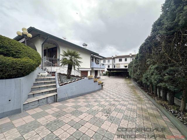 Villa Indipendente in vendita a Chioggia, Veneto