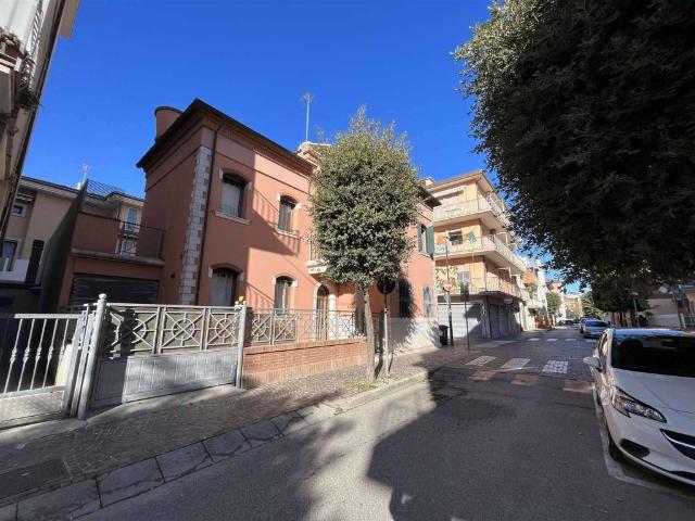 Villa Indipendente in vendita a Chioggia, Veneto