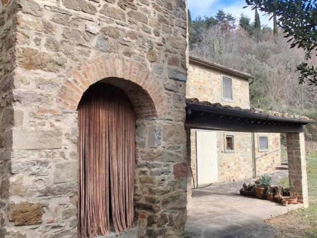 Villa Indipendente in vendita a Chitignano, Toscana
