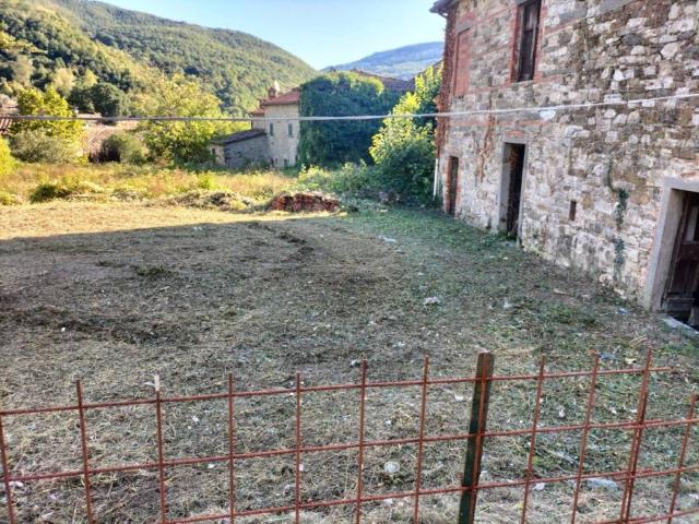 Villa Indipendente in vendita a Chitignano, Toscana