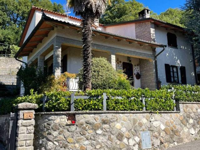 Villa Indipendente in vendita a Chitignano, Toscana