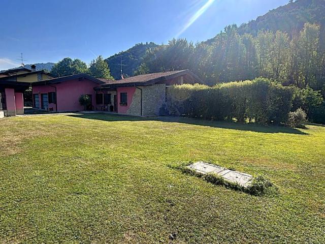 Villa Indipendente in vendita a Chiuduno, Lombardia