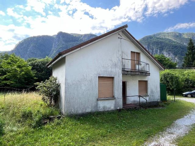 Villa Indipendente in vendita a Chiusaforte, Friuli-Venezia Giulia