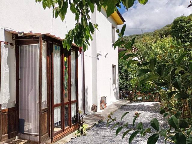 Villa Indipendente in vendita a Chiusanico, Liguria