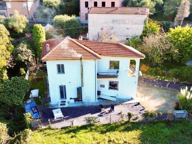 Villa Indipendente in vendita a Chiusanico, Liguria