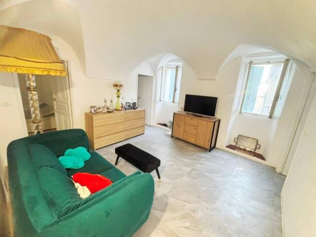 Villa Indipendente in vendita a Chiusavecchia, Liguria