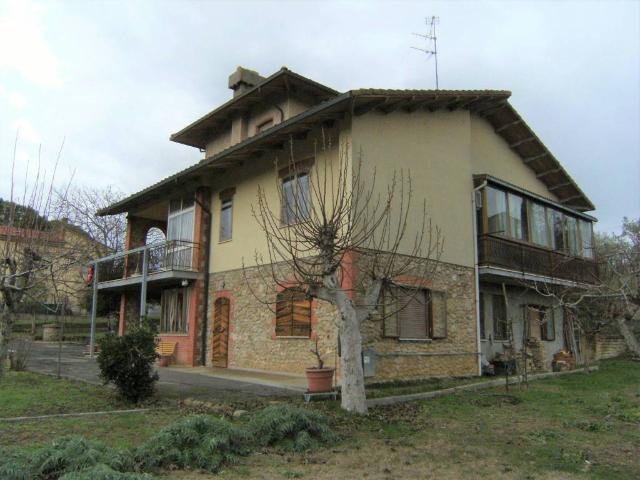 Villa Indipendente in vendita a Chiusi Città, Toscana