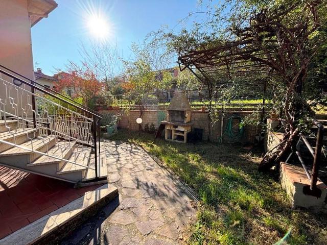 Villa Indipendente in vendita a La Collina, Chiusi Città