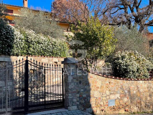 Villa Indipendente in vendita a Chiusi Città, Toscana