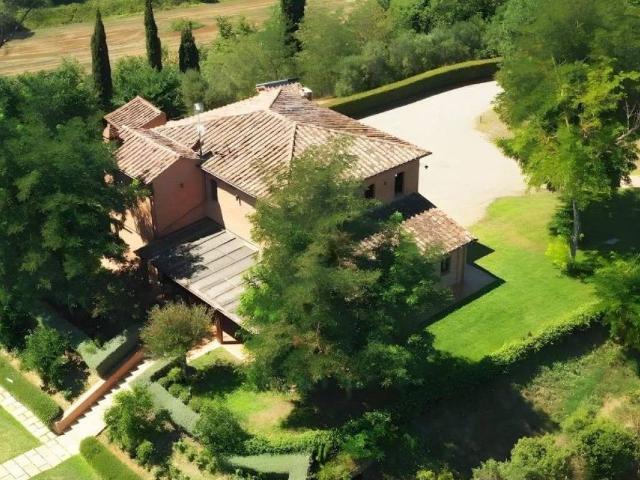 Villa Indipendente in vendita a Chiusi Scalo, Chiusi Città