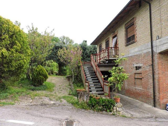 Villa Indipendente in vendita a Chiusi Città, Toscana