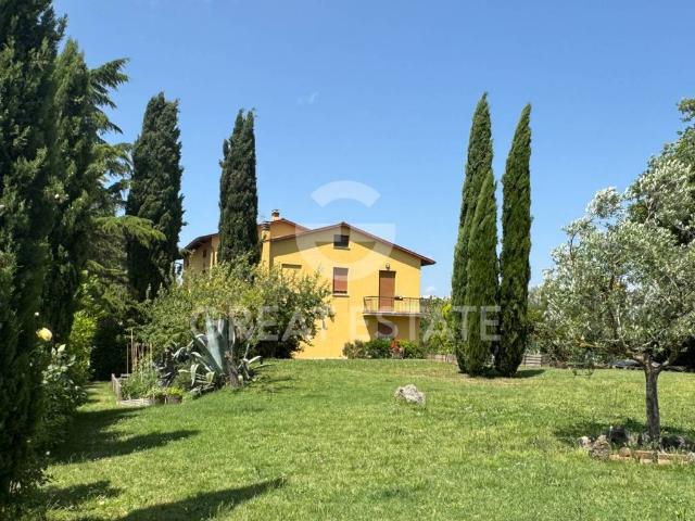 Villa Indipendente in vendita a Chiusi Città, Toscana