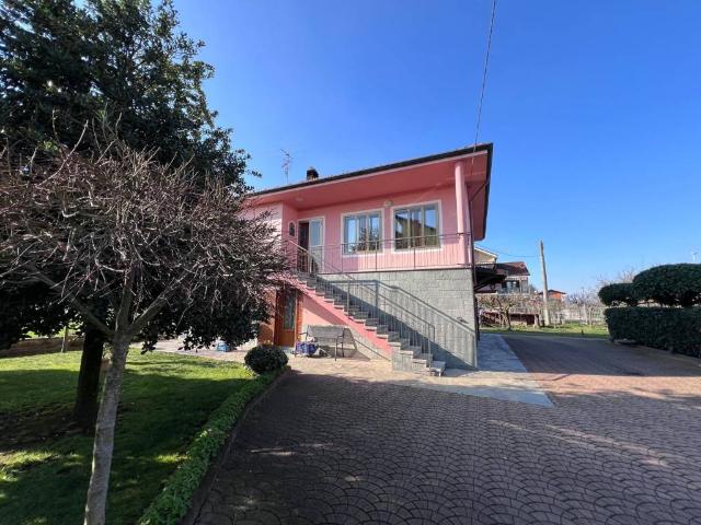 Villa Indipendente in vendita a Montegiove, Piemonte