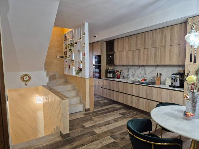 Villa Indipendente in vendita a Villaggio Vigna Fiorita, Roma Capitale