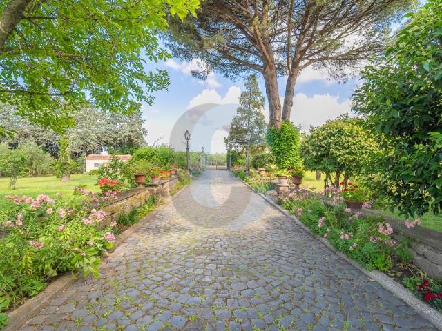Villa Indipendente in vendita a Sassone, Roma Capitale