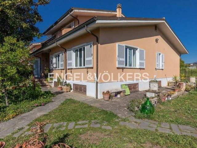 Villa Indipendente in vendita a Villaggio Vigna Fiorita, Roma Capitale