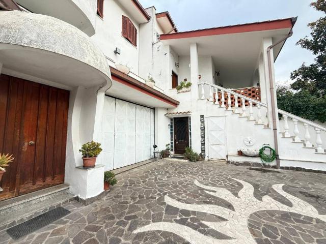 Villa Indipendente in vendita a Roma Capitale, Lazio