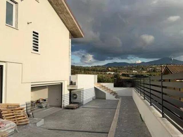 Villa Indipendente in vendita a Vigneti II, Roma Capitale