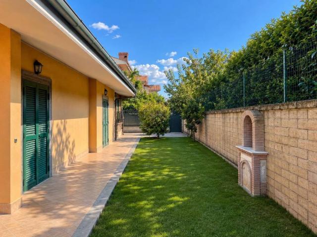 Villa Indipendente in vendita a Roma Capitale, Lazio