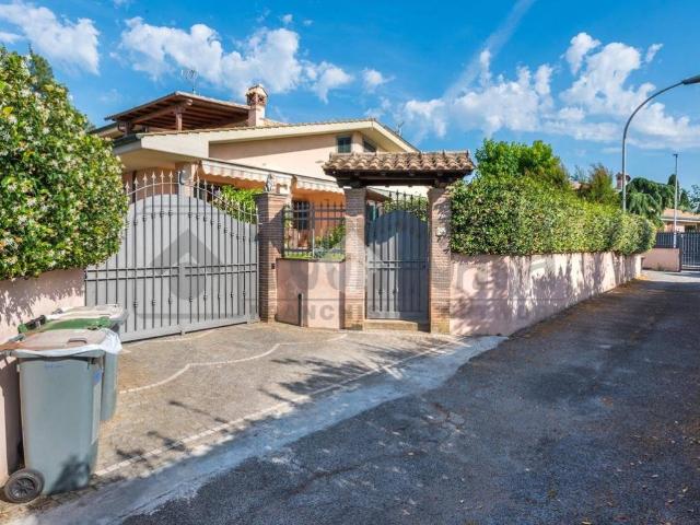 Villa Indipendente in vendita a Quartiere Cipollaro, Roma Capitale