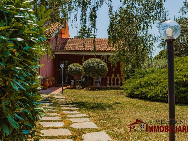 Villa Indipendente in vendita a Villaggio Vigna Fiorita, Roma Capitale