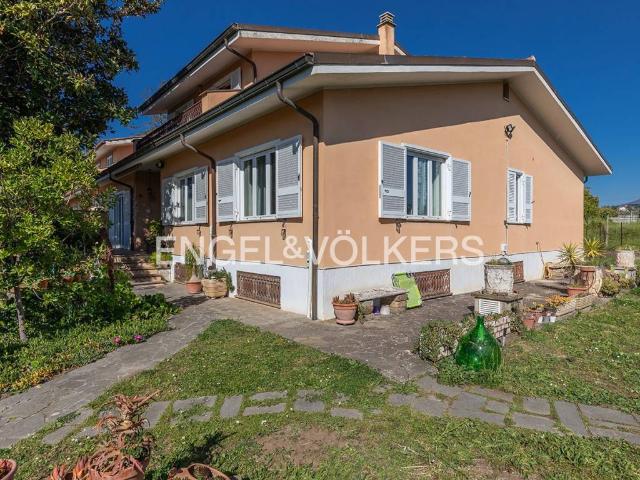 Villa Indipendente in vendita a Villaggio Vigna Fiorita, Roma Capitale