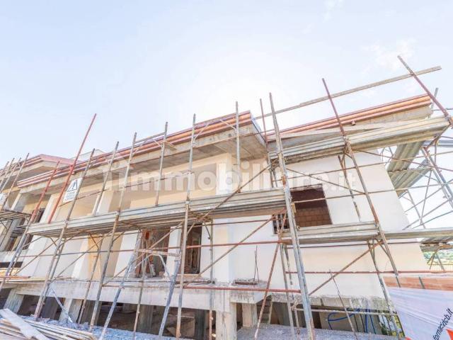 Villa Indipendente in vendita a Vigneti II, Roma Capitale